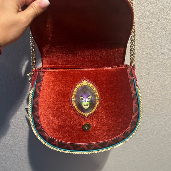 Loungefly Disney Snow White Evil Queen Throne Crossbody Bag - Picture 5 of 7
